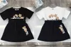 Marka Prenses Elbise Kızlar Yaz Takım Çocuk Takibi Bebek Giysileri Boyut 100-150 cm Bebek Ayı Mektup Deseni Baskı T-Shirt ve Etek 24 Nakara