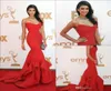 2019 Nya Emmy Awards Celebrity Dresses med stropplösa ruffles rygglösa sjöjungfru Sweep Train Satin Red Nina Dobrev Evening Prom Part9876313