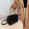 Sacs à bandouliers Fashion Totes Quality Pu Leather Femmes Hands Sac à main Golden Crud Chain Messenger Small Square Crossbody Bag Femme