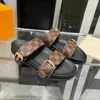 Designer Water Luxury Sandals Platform Slippers Sandaler Fashion Outdoor Casual Slippers Kvinnor Personliga strandskor Sandaler