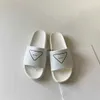 Halm p-stil män designer kvinnor väver toffel plattform sandal tofflor sommar platt häl casual flip flops utomhus pool reglage strandskor s