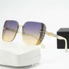 Occhiali da sole 2024 Nuovi occhiali da sole Plaza Lettera di moda femminile da sole Sunvisori per esterni Tren Brand Designer Uv400 Occhiali da sole Gafas J0423