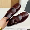 Kadın Loafers Elbise Ayakkabı Tasarımcı Bale Ayakkabı Klasik Patent Deri Cowhide Retro Pompalar Tokalı Düşük Topuklu Çıngırak Ayakkabı Bayanlar Toka Kırmızı Kırmızı Kırmızı Kırmasız Günlük Ayakkabı