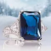 Rings de cluster requintados coquetéis azuis escuros anel feminino para presente de aniversário elegante e deslumbrante jóias de moda de zircon cz do amante
