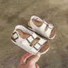 Slipper 2023 Summer New Kids Beach Sandals для мальчиков из пробковых сандалий без скольжения мягкие кожаные девочки спортивные сандалии на открытом воздухе детские детские обувь 2404