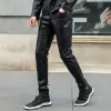 Byxor 2023 Spring Fashion Skinny Men Leather Pants Men Casual Slim Fit Washing Motorcykelbyxor Kamouflage Läderbyxor Abz618