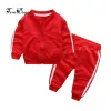 Set Tem Doger Baby Boys Girls Abbigliamento set Autumn Infant Cotton Sports Sumpper Jackets+Pants 2pcs Nuova Boy Boy Bebes Sconcetta