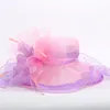 Berretti Pink Big Flowers Lace Wedding Party Cap Hepburn Style Elegante cappello a cilindro nero di lusso con cappelli da fedora di rosa bianca