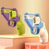 Les jouets à canon ne tirent pas sur les armes à feu à lazaine décompressent les jouets Toy Revolver ToyVolver Toy Boy pour rotation