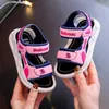 Сандалии сандалии против Slip Kid Sandals 2023 Летовая новая мода Сандалии Сандалии мягкая подошва мальчик спортивные обувь детская обувь девочка обувь Zapatos Nia 240423