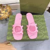 Sandales de concepteur Jelly Coup Tapid Slipper Slipper Femmes Chaussures coupées entre verrouillage Lady Flip Flops Slip on Beach Slide Flat Casual Walking