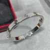 Bangle di lusso di lusso di alta qualità Carter V Gold CNC Versione Canna Canccata Full Sky Star Tre file Bracciale Diamond Femmina femmina MI Electroplated Rose Non sbiading