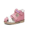 Sandaler Ortoluckland Toddler Girls Sandaler Barn Ortopediska skor Baby Stängt tå rosa barfota barn sommar fancy skor 240423