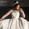 Wspaniałe aplikacje koronkowe gałki pełne rękawy suknia balowa suknia ślubna Peading Perły Kwiatowe wzory Kwiacyjne suknie ślubne księżniczki z wielowarstwową koronką