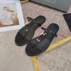 المصمم Y5L Slippers Sandals Slides Flip Flops Flat Flateable Platform Former Outdoor Fashion Shoes Form