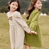 Abiti da ragazza 2024 Spring Girls Corduroy Abito a maniche lunghe bambini v NERCO PROVO VERDE BEIGE Principessa Kids Cashing Cute For 9