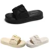 Livraison gratuite pour femmes chaussures sandales talons bas jaunes massifs pantoufles noires glisses de femmes chaussures d'été pour femmes gai