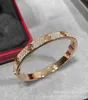 Bangle di lusso di lusso di alta qualità Carter V Gold CNC Versione Canna Canccata Full Sky Star Tre file Bracciale Diamond Femmina femmina MI Electroplated Rose Non sbiading