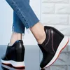 Sapatos casuais moda tênis feminino cunhas de couro genuíno altas saltos vulcanizados fêmeas redondas bombas de plataforma de topo pães de baixo