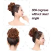 Chignon nei panni di disordinato scrunchie riccio chignon con anello di capelli sintetici grigio marrone elastico avvolgente su coda di cavallo disordinata