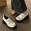 Loces de sapatos de vestido plataforma de couro patenteado para mulheres 2024 Spring Casual Lace Up Flats Mulher Black Gross Sole Oxford Feminino