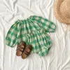 セット春秋の女の赤ちゃんカジュアルルーズセットグリーン格子縞のオンランタンスリーブ人形シャツ+フラワーバッドショーツ新生児服e36232
