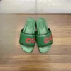 Zomerleren slippers een woord naar Europa en de Verenigde Staten Fashion Leather Slippers Beach schoenen Sandalen voor mannenschoenen voor vrouwelijke schoenen