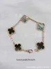 High End smycken armband för VanCleff Womens V Gold Clover Fem Flower Armband Tjockkedja Guldelektropläterad röd Jade Chalcedony svart agatpulver Fritillaria