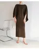 Werkjurken miyake geplooid cape suit voor vrouwen zomer mode suspener rok onregelmatige veter streetwear sjaal tweedelige set