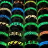 En gros de 30pcs de conception tendance mélange de couleurs mélanges en acier inoxydable lumineux Men des femmes Ring Grow in Dark Jewelry 240411