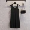 Casual klänningar kvinnor svart stickad bomull v-hals sexig midi klänning 2024 koreansk elegant bodycon sling vår sommar solid fest