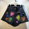 Jeans femminile 2024 primavera estate donne in denim pantaloncini colorati adora i padelli a gamba larga nera di diamanti