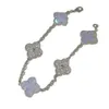 Abbinati con accessori per gioielli alla moda essenziali Platinum a fiore viola viola puro Platinum placcato con Vanlay originale