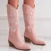 Laarzen 2024 cowboy voor vrouwen faux blad scroll geborduurd punt teen chunky hakken knie hoge westerse schoenen zwart wit