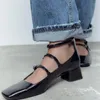Klädskor traf kvinnor pumpar 2024 höga klackar Mary Jane för kvinna mode dubbel spänne rem läder svart sko
