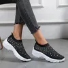 Chaussures décontractées brillant les plats en cristal pour les femmes plus la taille des baskets blanches en mailles respirantes 2024 automne Soft Sole Sports