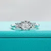 Cluster anneaux anujewel 1.6cttw d couleur comerie Moisanite Engagement pour les femmes 925 Sterling Silver Promise Wedding Fine Jewelry Wholesale
