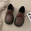 Sapatos casuais redondo dedo dedo boca rasa sapato de mulher britânica tamancos de plataforma com pombo de pêlo com peles oxfords calçados femininos pretos apartamentos preparativos