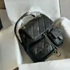 Designer Luxury Bag Limited Cantidad de mochilas de cuero originales En escasez de suministro de este cohete de esta temporada es el mejor bolso para las manos libres de 20*17 cm Empaque completo