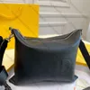 Yeni yüksek kaliteli tasarımcı çanta erkek ve kadın messenger çanta moda crossbody çanta palladyum kaplama metal parçaları presbbiyopi logo büyük kapasiteli inek derisi omuz çantası