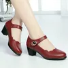 Klänningskor 2024 PU LEATHER COMFORT Office Square Heels Pumpar Lady Classic Black Elegant Woman Heeled Women Fashion Round Toe Red 42