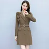 Damesgeulcoats 2024 mode groene jas vrouwen lente herfst ruche chic windjack slanke tailleband long bovenkleding casual blazer tops