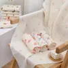 Katoenen mousseline schattige cartoon printen baby swaddle deken soft soft ademende geboren ontvangen voor baby jongens meisjes 240417