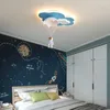 Louteurs de plafond lesmps LED modernes pour la maison chambre pour enfants étude chambre bébé dessin animé nuages bleus luminaire lustre astronaute