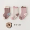 Collants 3 paies / set automne nouveau style chaussettes chaudes épaisses chaudes bébé nouveau-nés de chaussettes pour bébé bébé bébé pour hiver