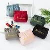 Bolsas de cosméticos Bolsa de batom para mulheres Viagem Maquiagem de veludo bordado mini higienetril organizador de bolsas de armazenamento