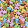 Charms 100pcs/Pack Bulk Großhandel Bärenharz Charm Mix Kawaii Tier Cartoon Ohrring Anhänger DIY NETTIGE JUMEN MACHEN