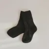 Chaussettes de printemps tricotées midcalf chaussettes filles décontractées solide soft simple socking de haute qualité boutique pour enfants chaussettes garçons 4 paires / lot