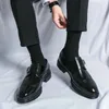 Sapatos casuais vestido de luxo masculino de couro britânico Asa oxfords grossa fivela de fivela de fivela de casamento formal masculino