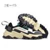 Hommes de qualité supérieure Femmes Fériences de course originales Triple noir blanc Soft Sole Vision Couleur Blush Outdoor Trainer Platform Sports Trainer Designer Sneaker